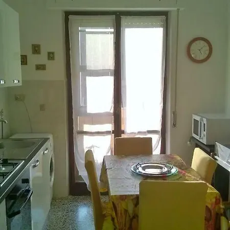 Via Asfodelo 63