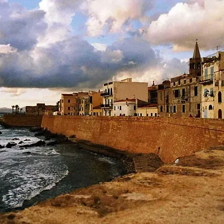Via Asfodelo 63 *